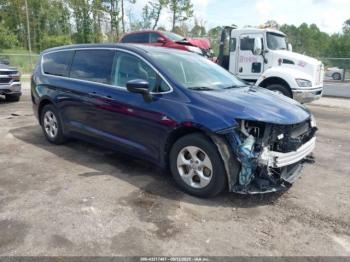 Salvage Chrysler Pacifica