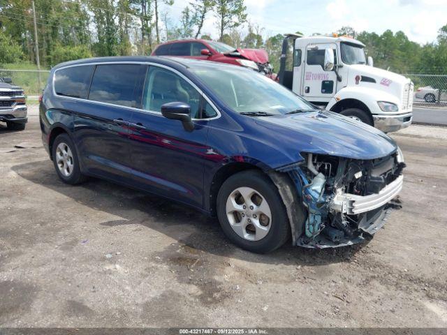  Salvage Chrysler Pacifica