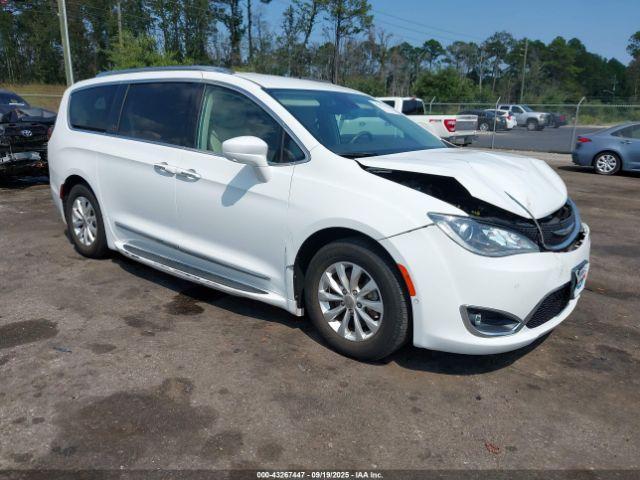  Salvage Chrysler Pacifica