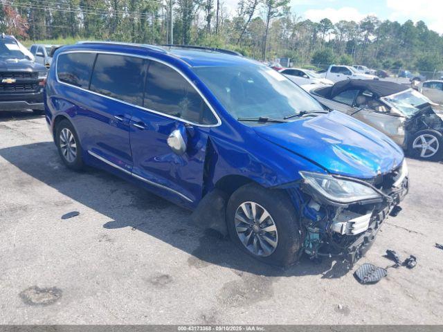  Salvage Chrysler Pacifica