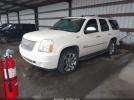 GMC Yukon Denali Image 14