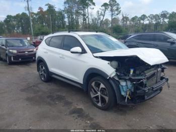  Salvage Hyundai TUCSON