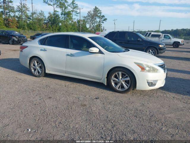  Salvage Nissan Altima