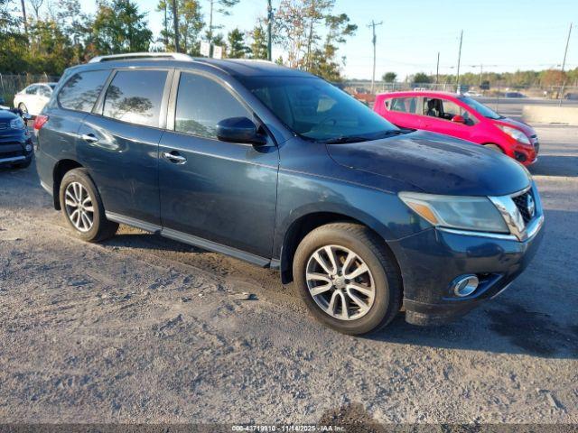  Salvage Nissan Pathfinder