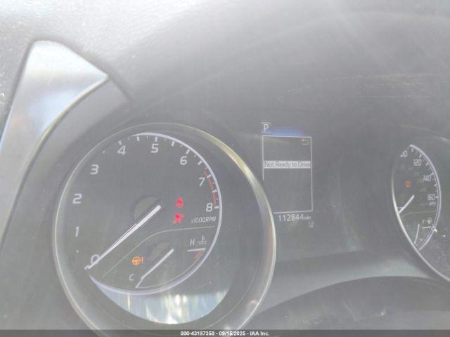 Toyota Camry Se Image 4