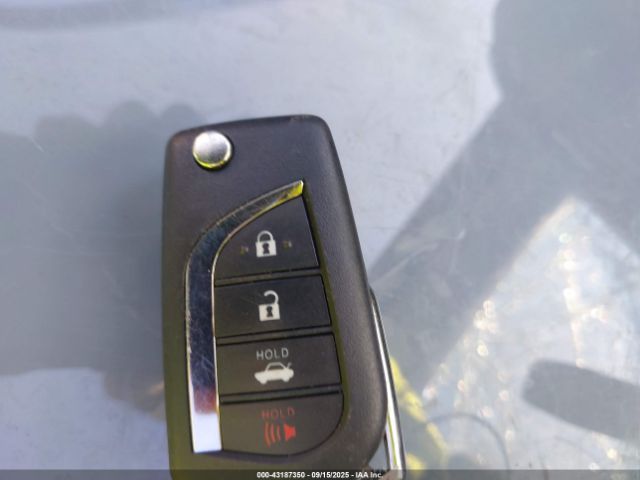 Toyota Camry Se Image 13