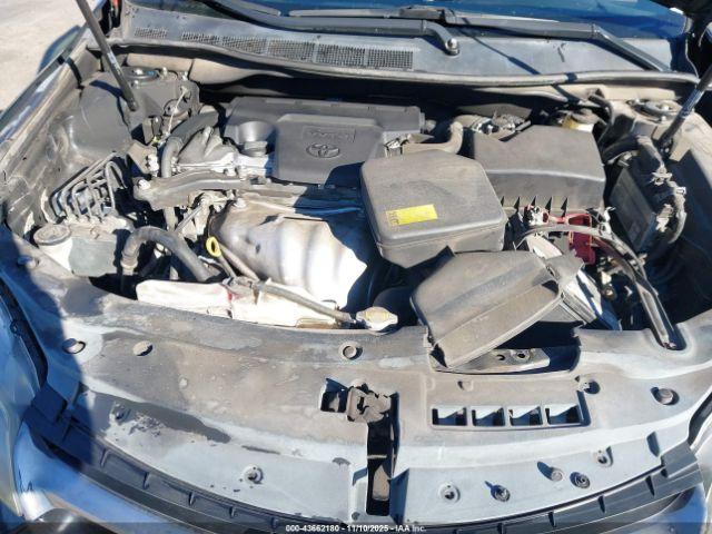 Toyota Camry Se Image 8