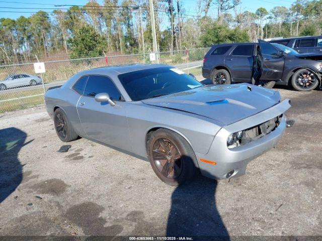  Salvage Dodge Challenger