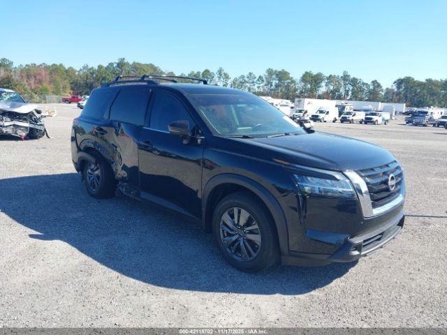  Salvage Nissan Pathfinder
