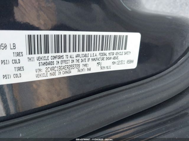 Chrysler Town & Country Touring Image 8