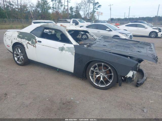  Salvage Dodge Challenger