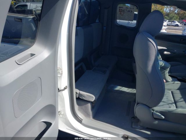 Toyota Tacoma Base V6 Image 13