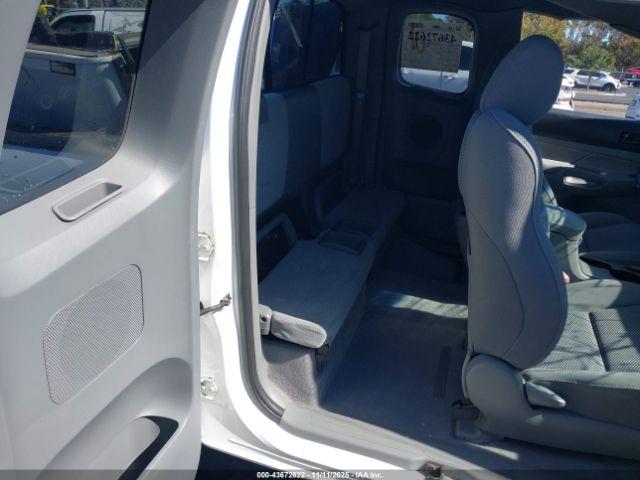 Toyota Tacoma Base V6 Image 13