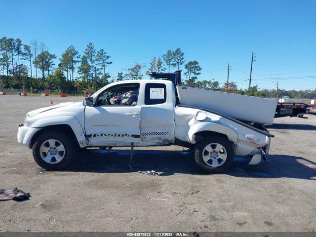 Toyota Tacoma Base V6 Image 12