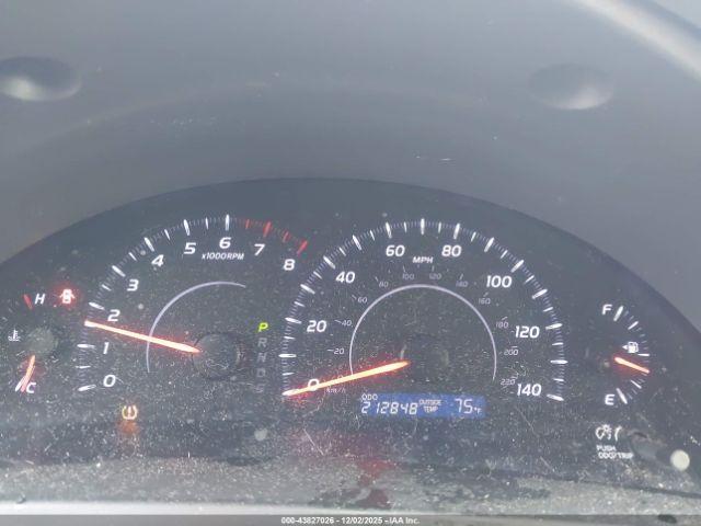 Toyota Camry Le Image 4