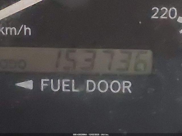 Toyota Camry Le Image 6