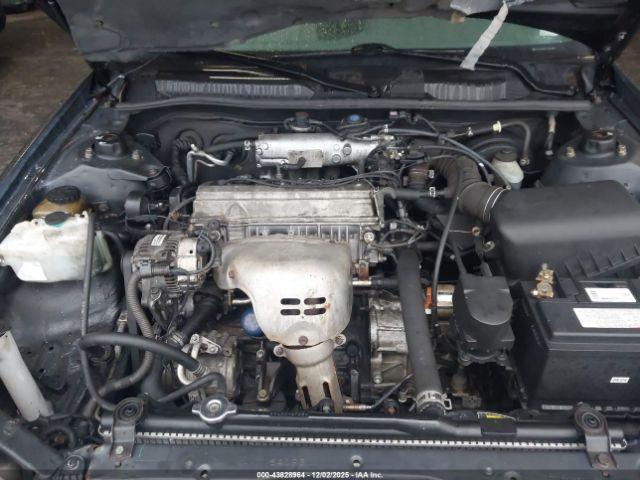 Toyota Camry Le Image 4