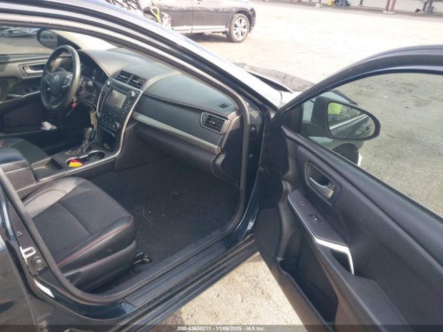 Toyota Camry Se Image 2