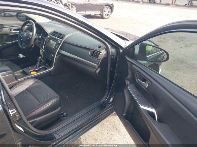 Toyota Camry Se Image 2