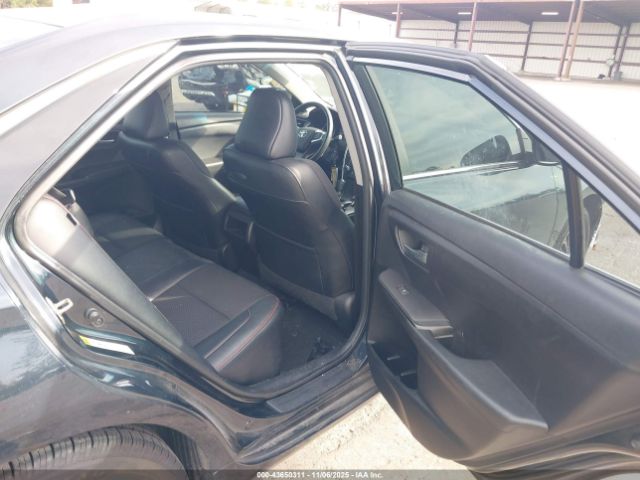 Toyota Camry Se Image 7