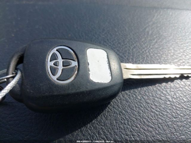 Toyota Camry Se Image 10