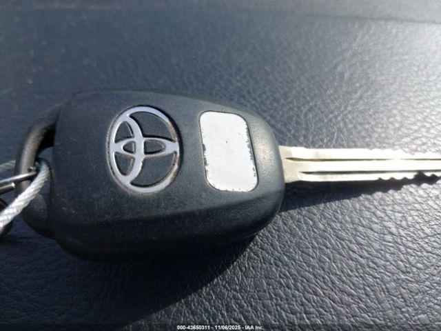 Toyota Camry Se Image 10