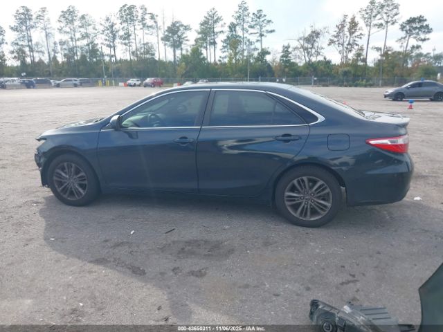 Toyota Camry Se Image 12