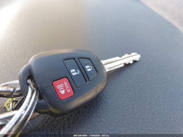 Toyota RAV4 Xle Image 11