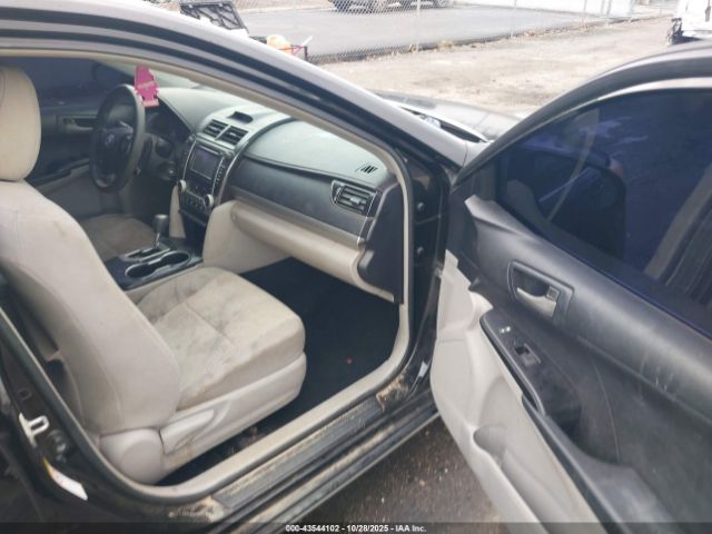 Toyota Camry Le Image 14