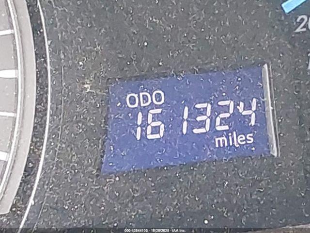 Toyota Camry Le Image 15