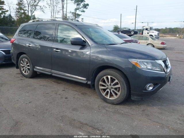  Salvage Nissan Pathfinder