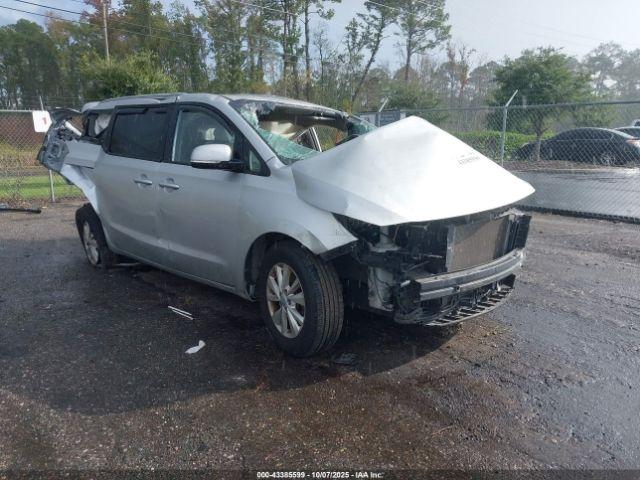  Salvage Kia Sedona
