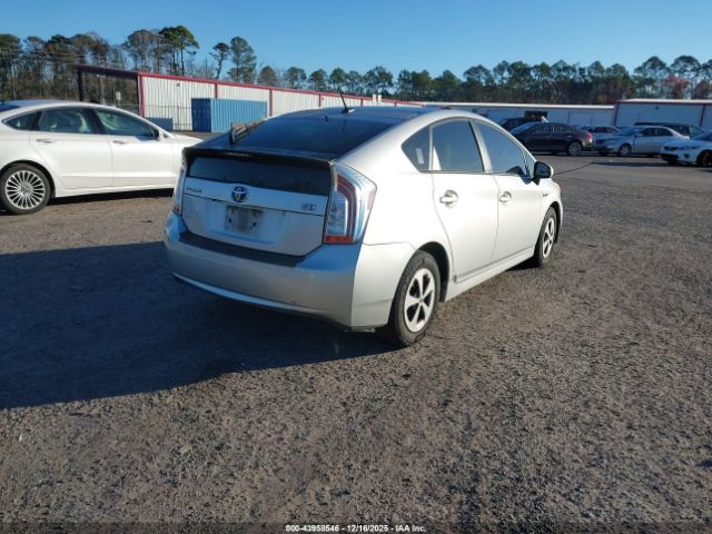 Toyota Prius Three Image 12
