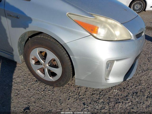 Toyota Prius Three Image 6