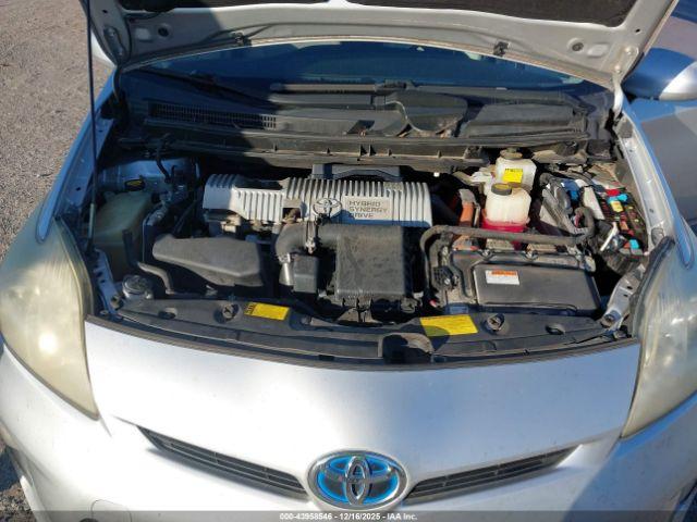 Toyota Prius Three Image 16