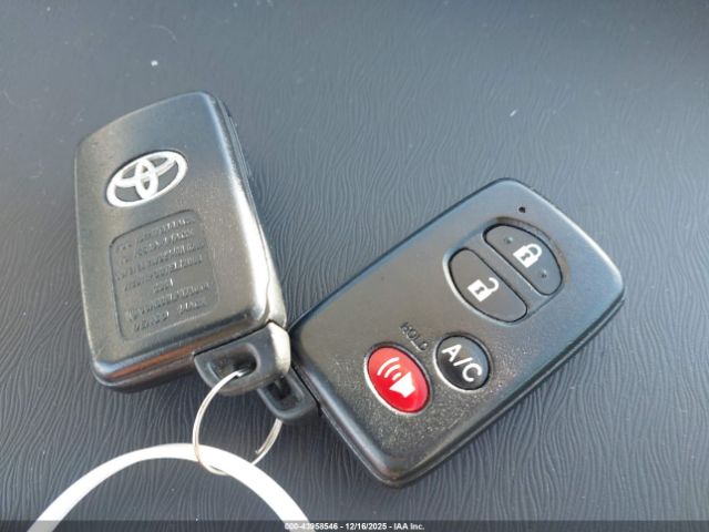 Toyota Prius Three Image 5