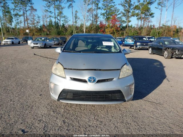 Toyota Prius Three Image 13