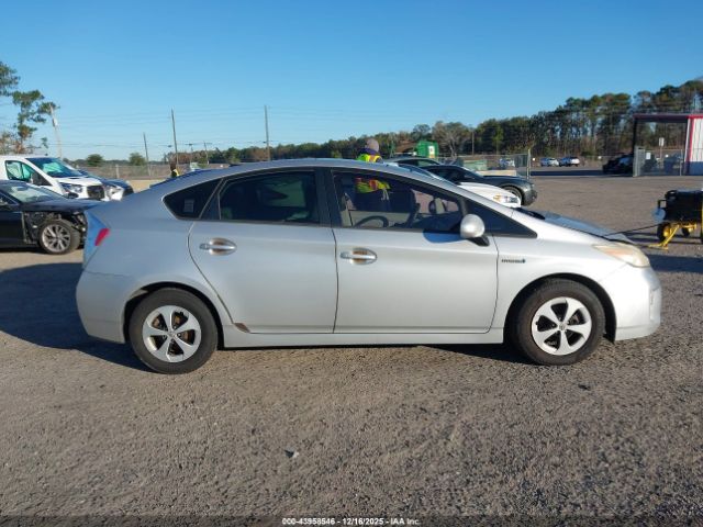 Toyota Prius Three Image 10