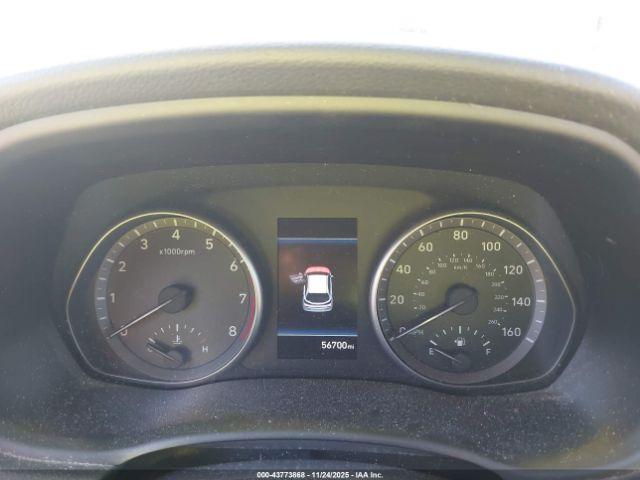 Hyundai ELANTRA Image 12