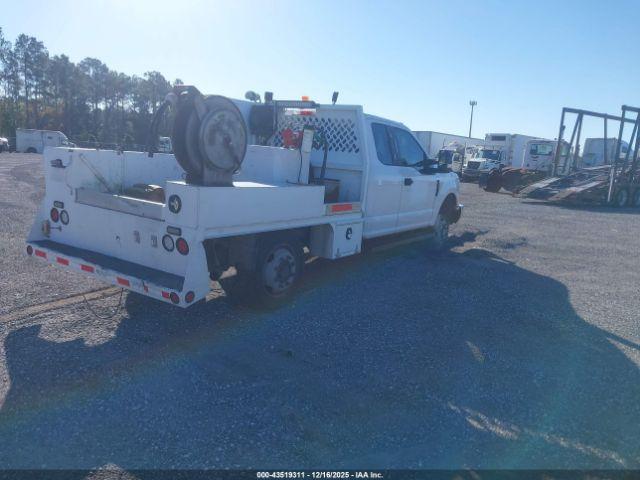 Ford F-350 Xl Image 9