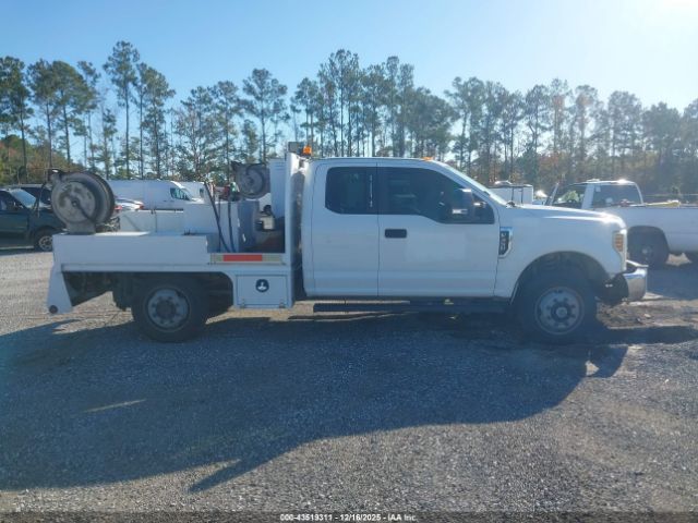 Ford F-350 Xl Image 14