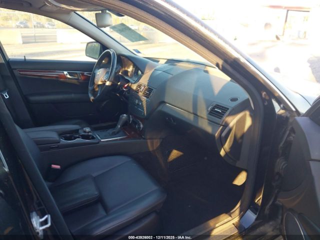 Mercedes-Benz C-Class Image 11