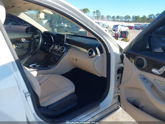 Mercedes-Benz C-Class Image 10