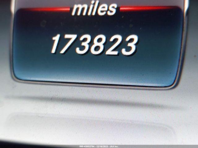 Mercedes-Benz C-Class Image 7