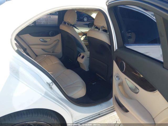 Mercedes-Benz C-Class Image 3