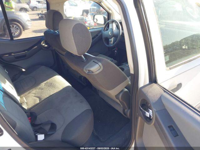 Nissan Xterra S Image 8