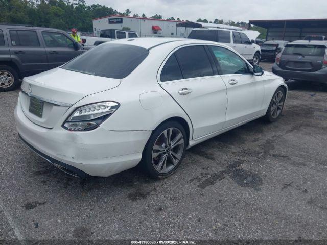 Mercedes-Benz C-Class Image 15