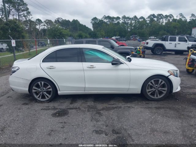 Mercedes-Benz C-Class Image 13