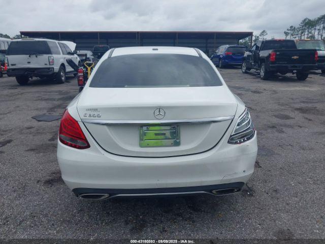 Mercedes-Benz C-Class Image 9