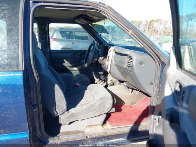 Chevrolet S-10 Ls Fleetside Image 4